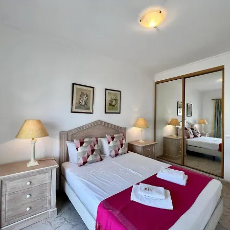 Apartment Elegant With Pool By Homing Quarteira