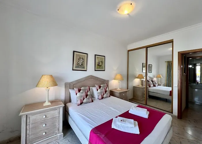 Apartment Elegant With Pool By Homing Quarteira