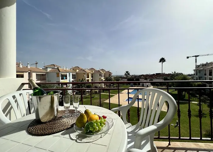 Elegant With Pool By Homing Apartment Quarteira