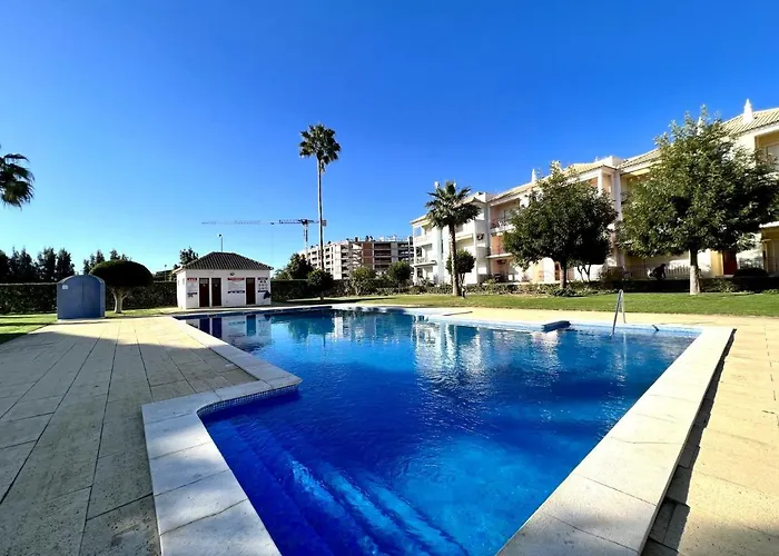 Elegant With Pool By Homing *