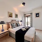 Elegant With Pool By Homing Appartement Quarteira