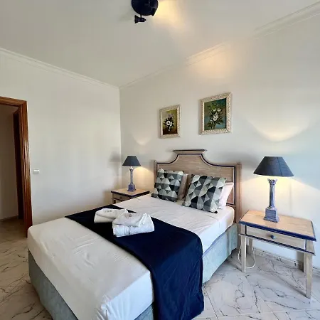 Elegant With Pool By Homing
