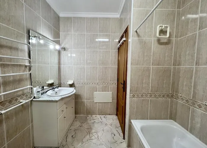 Elegant With Pool By Homing Апартаменты