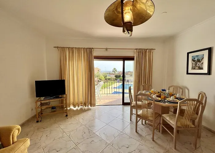 Elegant With Pool By Homing *